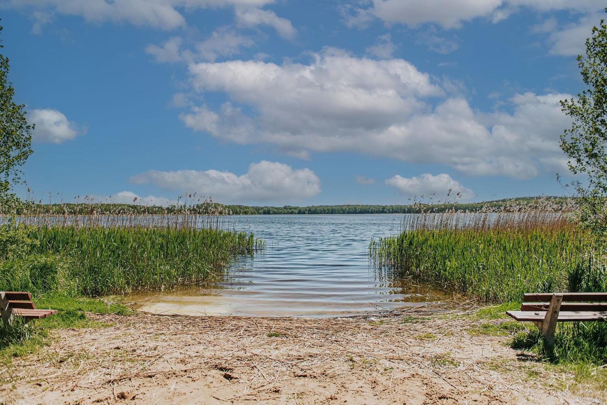 Вилла Rajski Domek Nad Jeziorem Radacz Борне-Сулиново Экстерьер фото