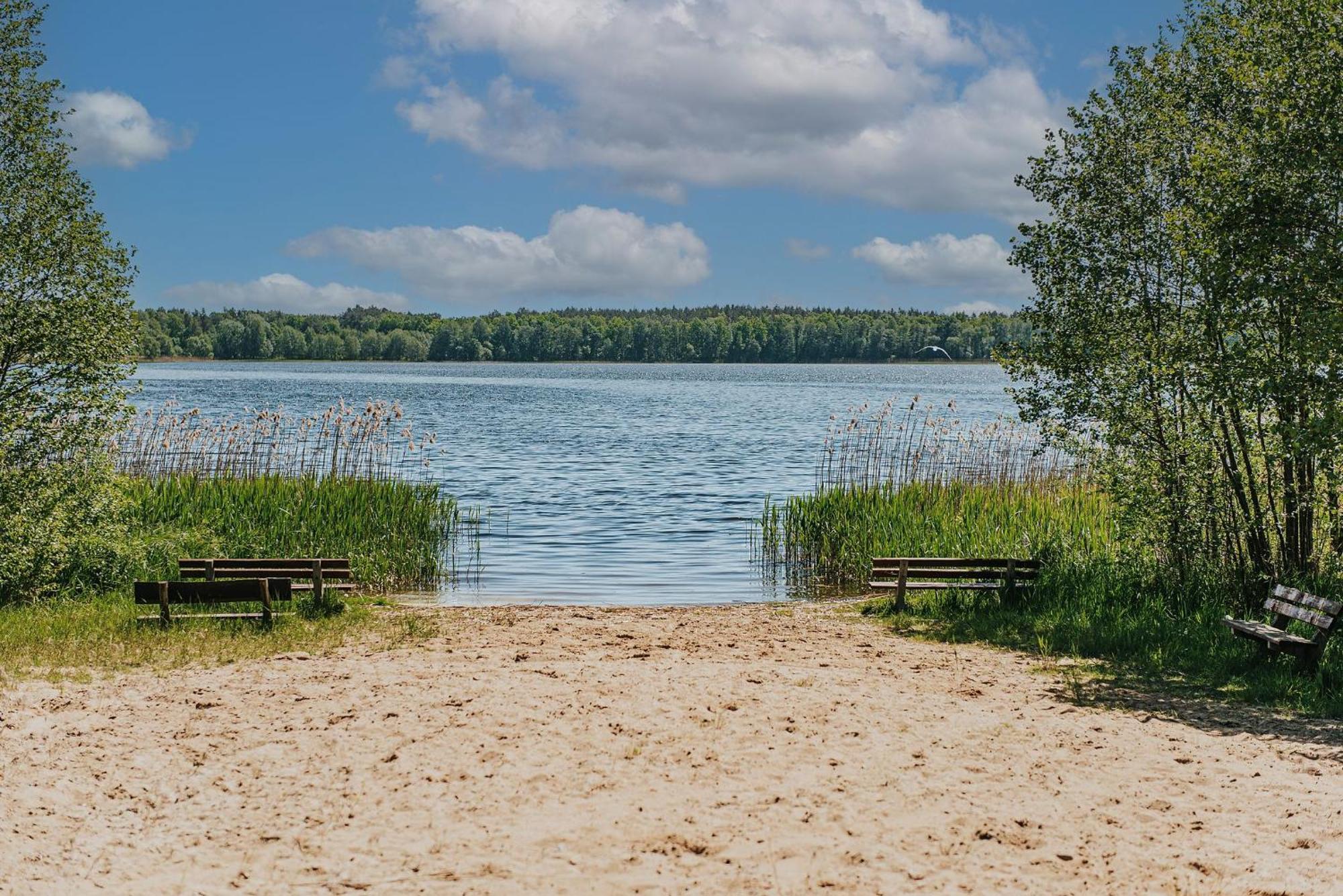 Вилла Rajski Domek Nad Jeziorem Radacz Борне-Сулиново Экстерьер фото